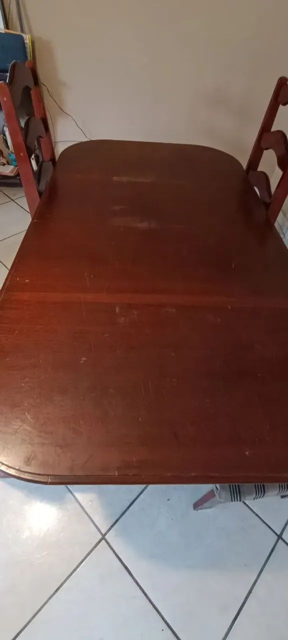 Mesa de jantar c 4 cadeiras  - Foto 3