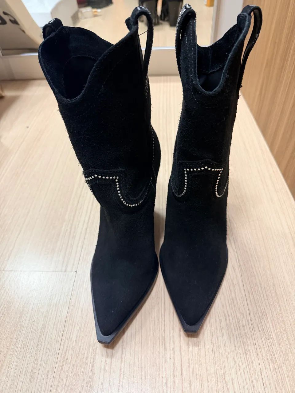 Bota Shultz nova 35