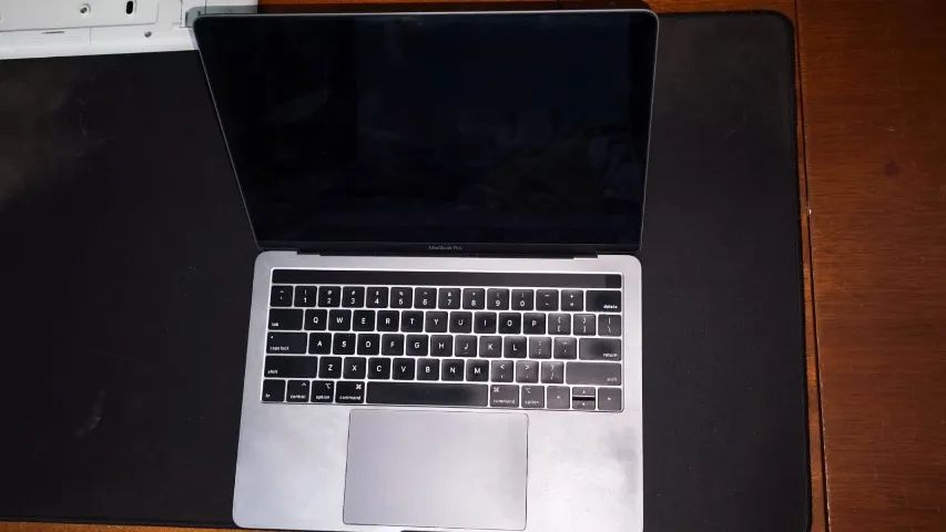 Macbook Pro A1989 2018 Intel Core i7 2.7GHz 16GB RAM 256GB SSD