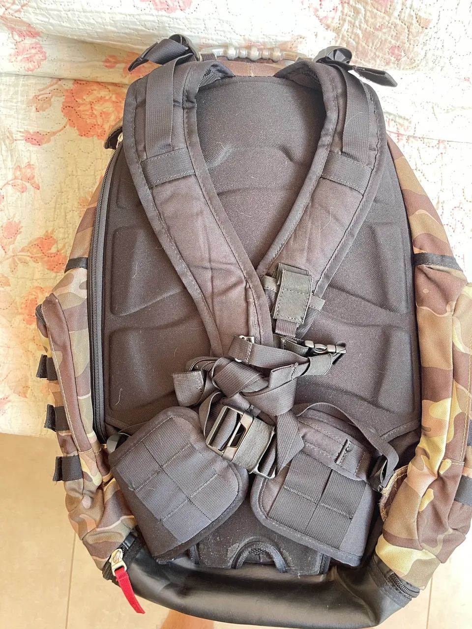 MOCHILA OAKLEY KITCHEN CAMO 9/10 - Foto 3