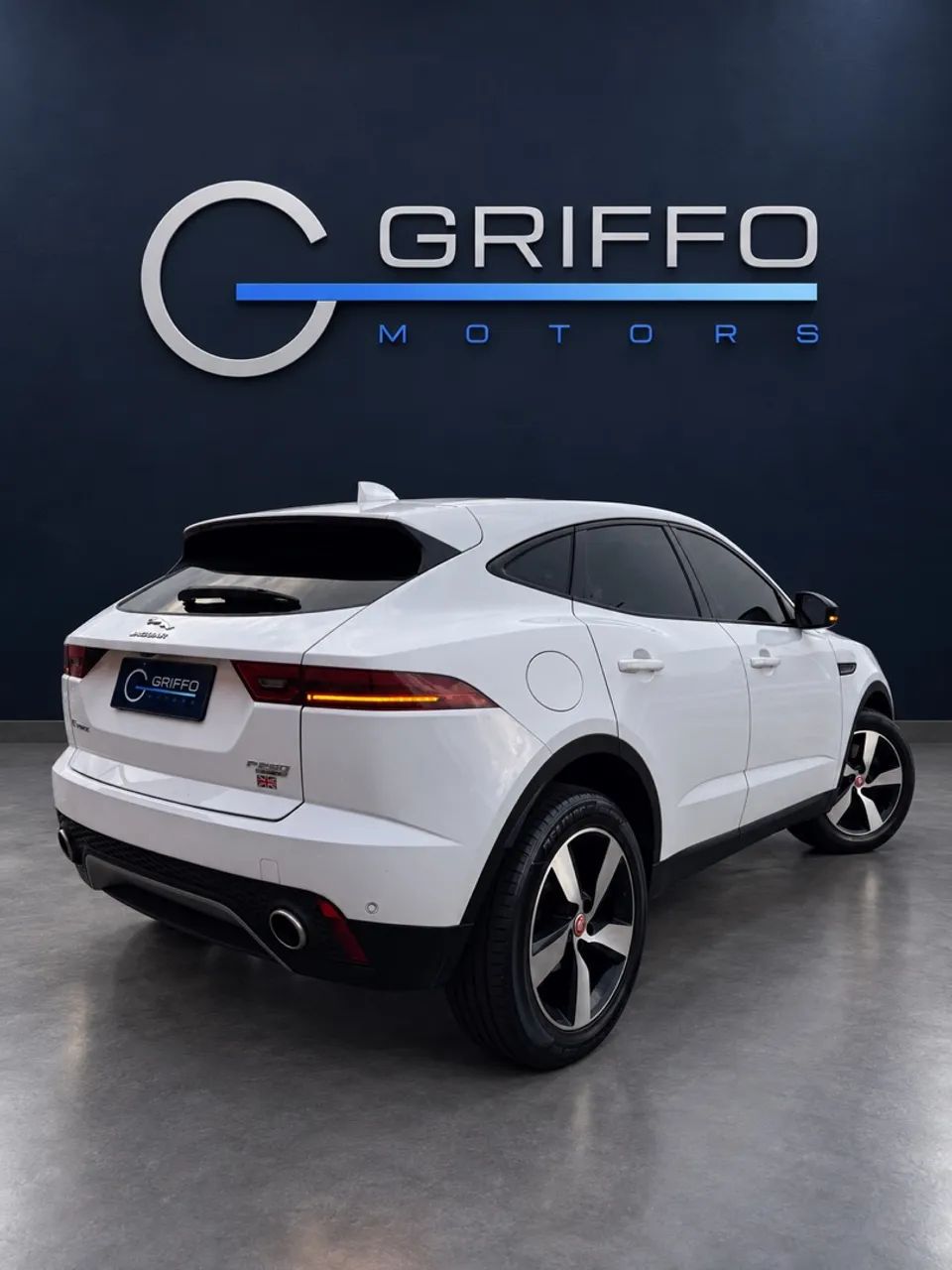 Jaguar E-Pace R-dynamic S 2.0 AWD 249cv Aut. 2019 - Foto 3