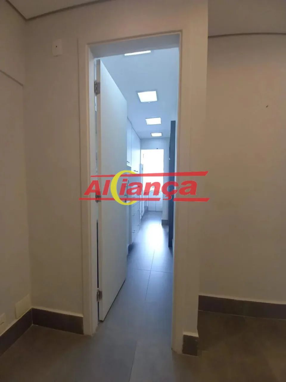 Sala Comercial à Venda - 35m² no Centro de Guarulhos | Edifício Center II - Foto 4