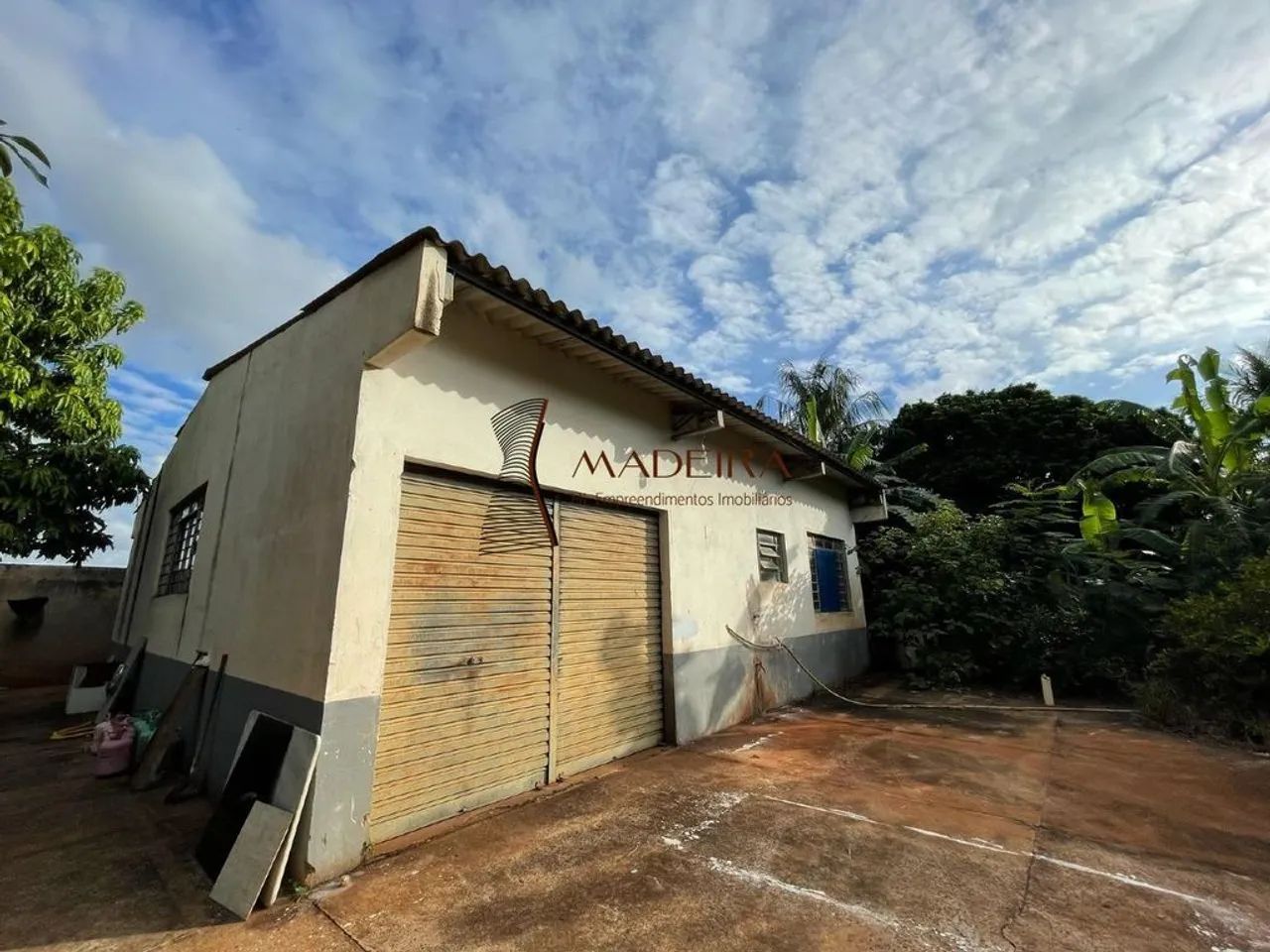 Vende-se Terreno de 1.030m² com Barracão  Aceita Permuta - Foto 2