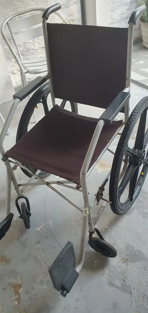 Cadeira de rodas nunca usada - Foto 2