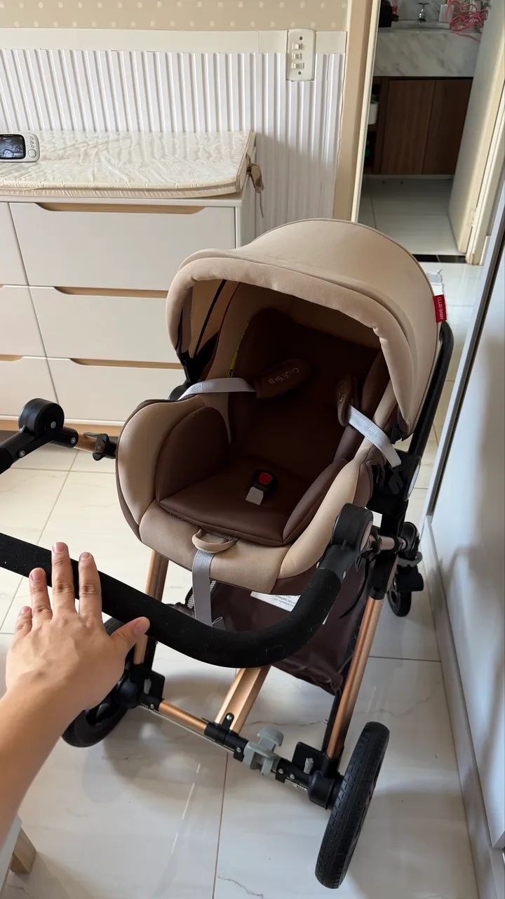 Carrinho de bebê e bebê conforto  - Foto 2