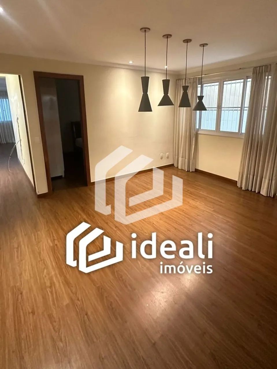 Casa térrea de 330m², 3 quartos+suite, reformada em Maruípe. - Foto 2