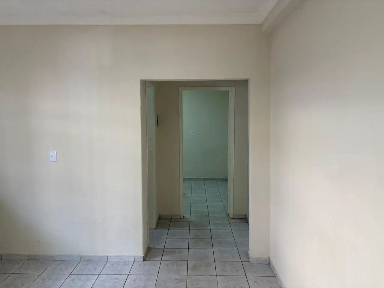 Barracão no setor Cachoeira Dourado de 80 m², todo reformado, com 2 quartos, cozinha ameri