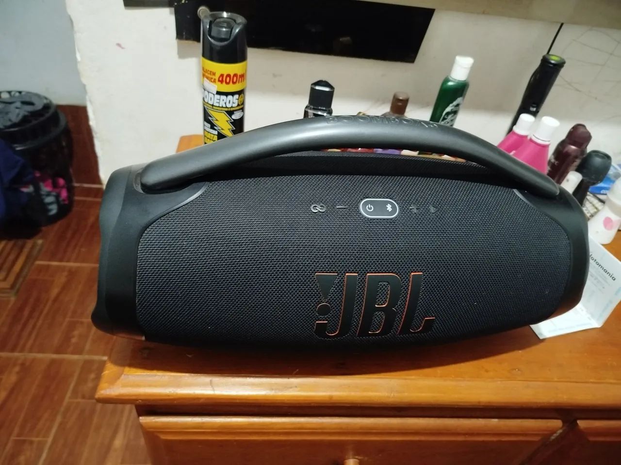 Vendo essa caixa de som JB Bombox 3 