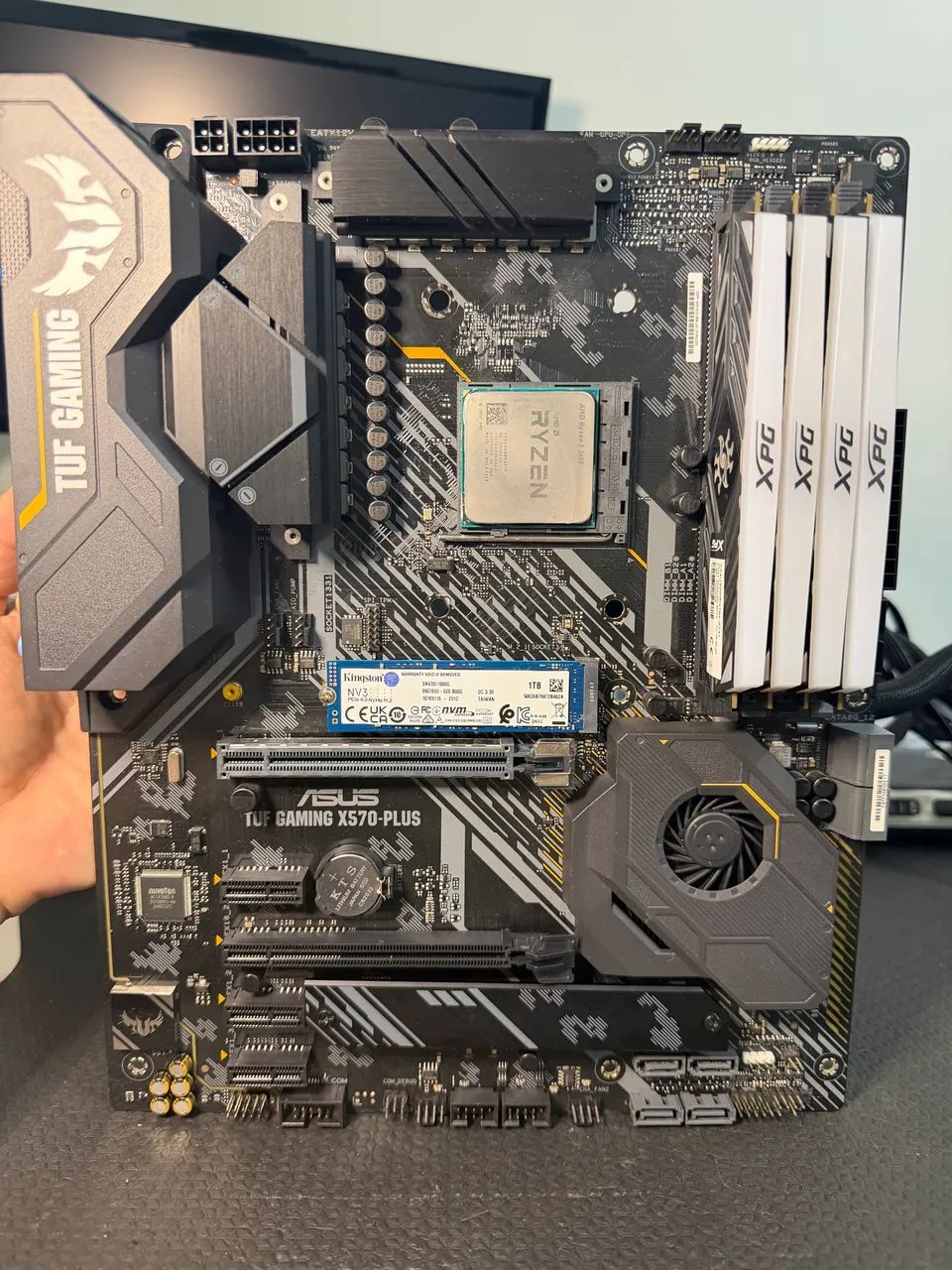 Placa mãe Asus Tuf X570-plus  - Foto 4