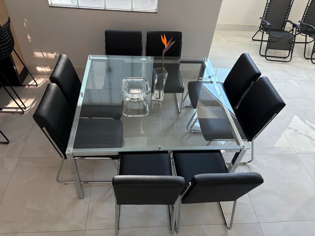 Mesa de jantar tampo vidro com 8 cadeiras  - Foto 4