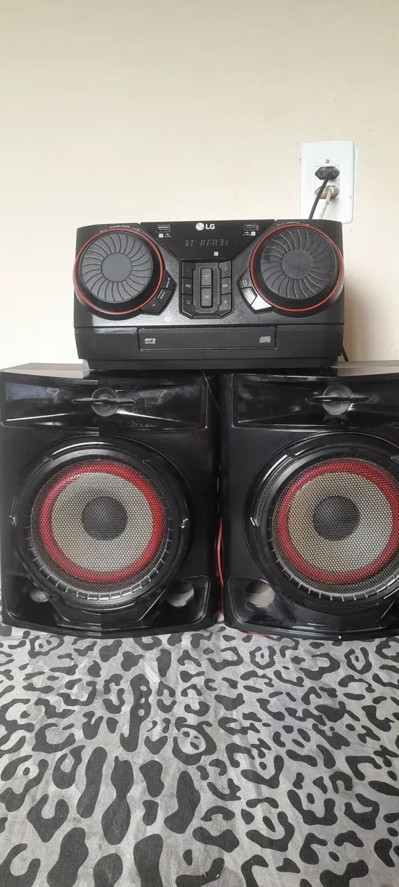Vendo um mini sistem lg 220watts de potência rms seminovo com controle funcionando tudo - Foto 4
