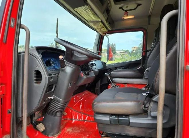Mb Atego 1719 4x2 - 2016 Tanque pipa     - Foto 5