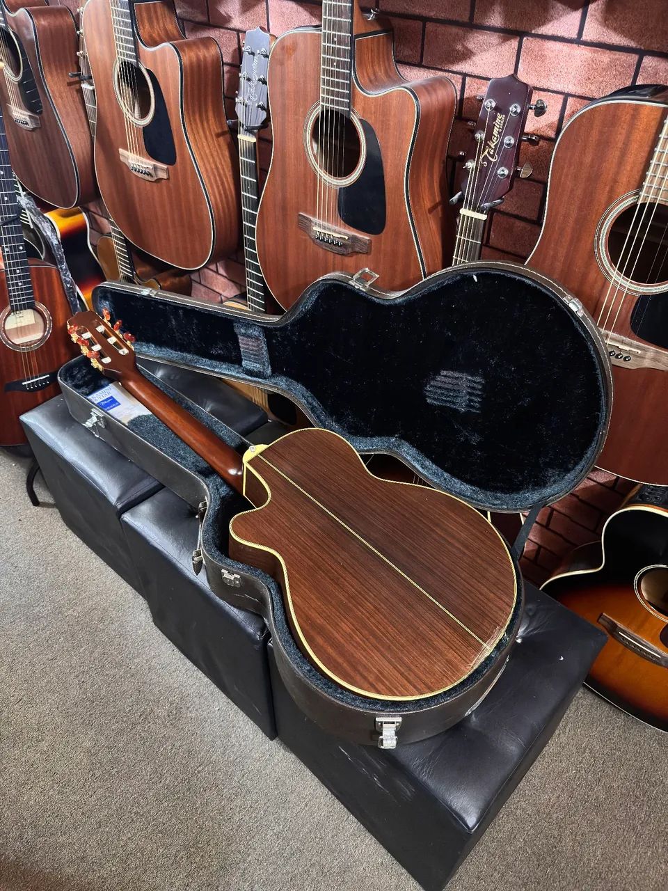 Violão Takamine Japonês Nylon NPT110 tampo cedro sólido pré Accuracoustic ANALISO TROCAS - Foto 2