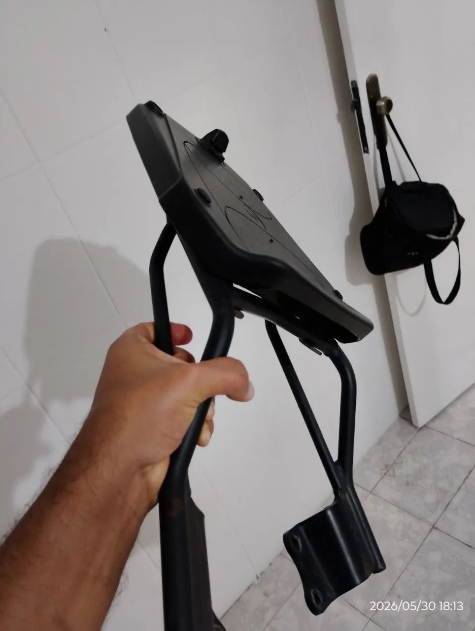 Suporte para bauleto Givi Factor/Fazer 150 - Foto 3