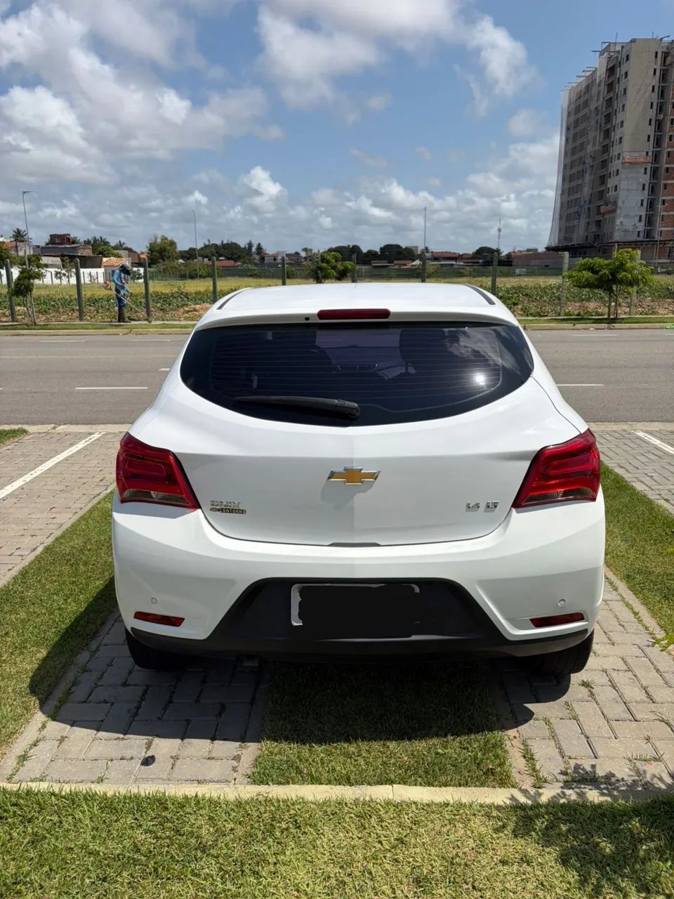 Chevrolet Onix Hatch LT 1.4 8V Flex Mec. 4P 2019 - Foto 3