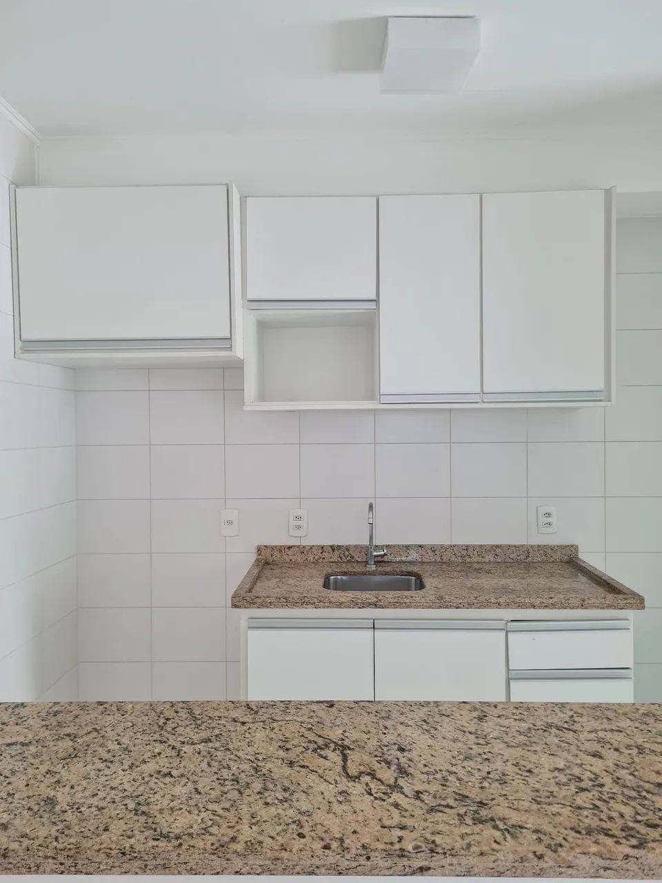 Armário de Cozinha e de lavanderia  em MDF Branco 
