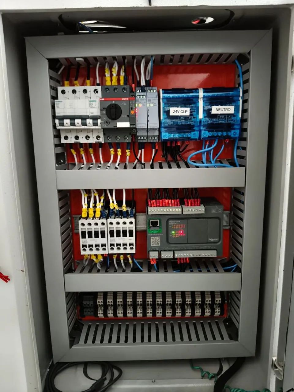 Montagem de quadros elétricos em geral
