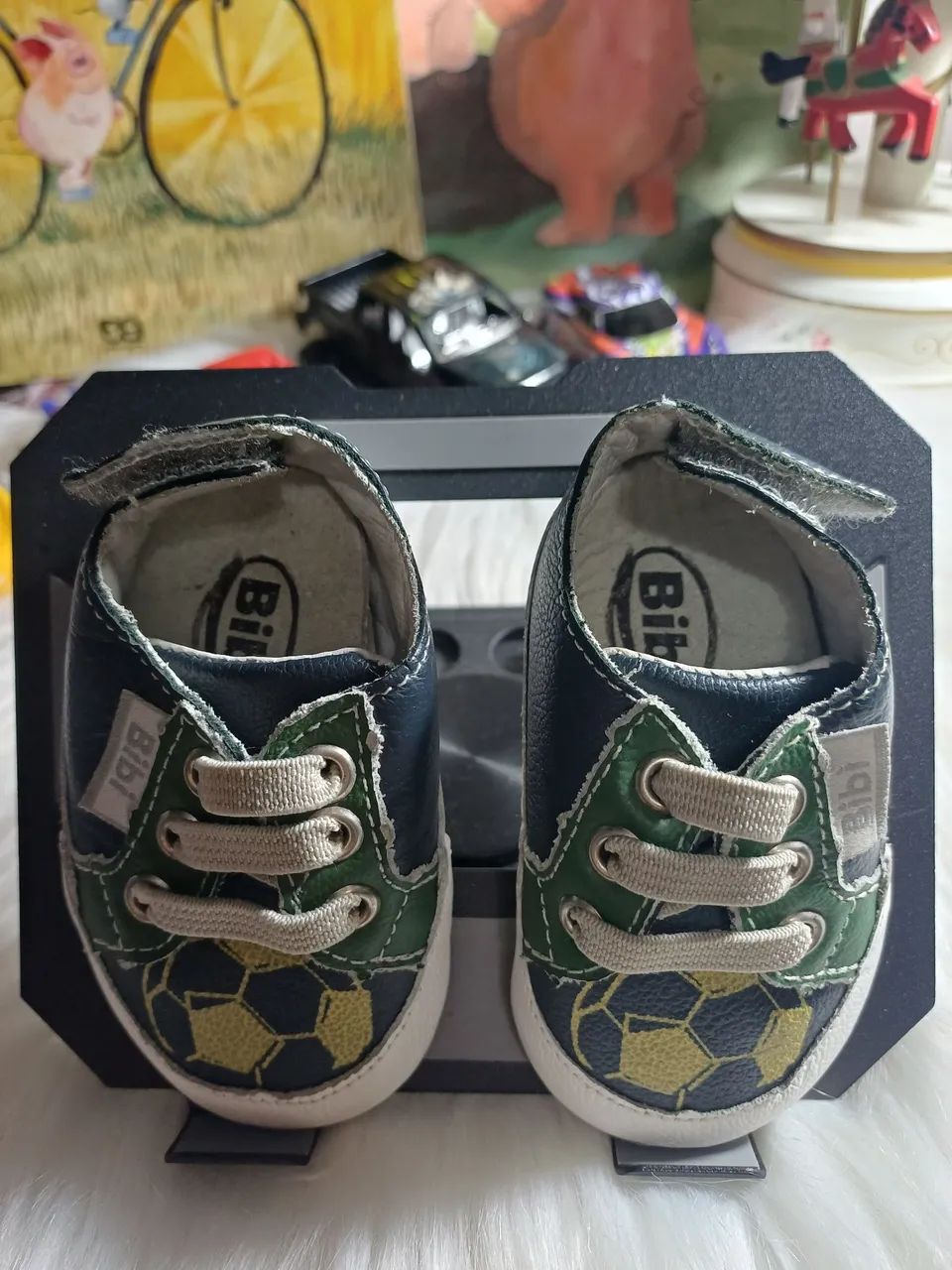 Tênis baby Bibi em couro legítimo,  verde, azul e amarelo.  - Foto 3