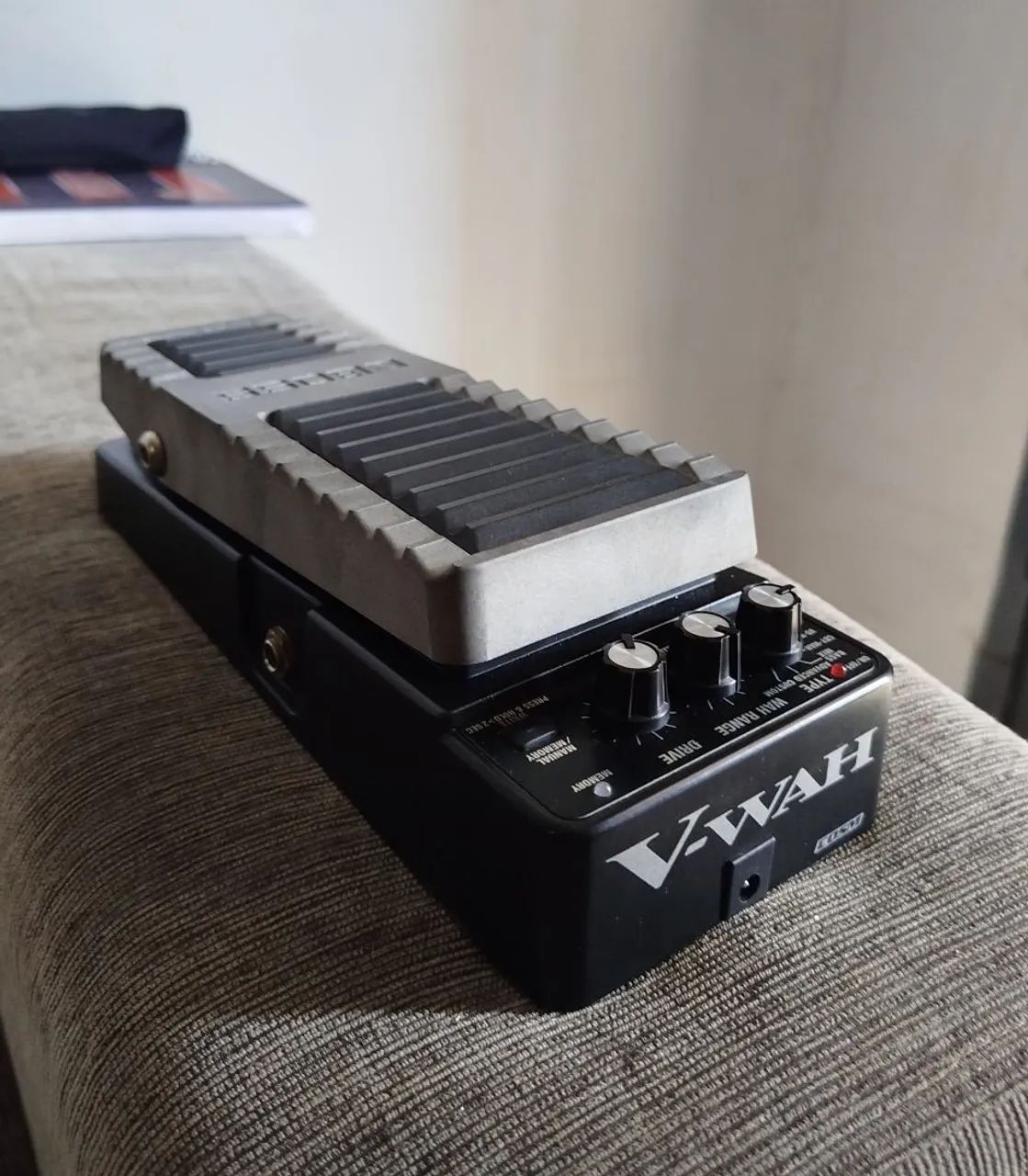 PEDAL BOSS PW10 WAH WAH - MULTI FUNÇÃO - Instrumentos musicais