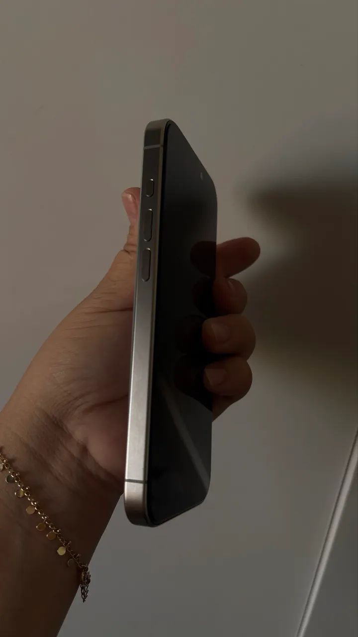 iPhone 15 Pro - Foto 2