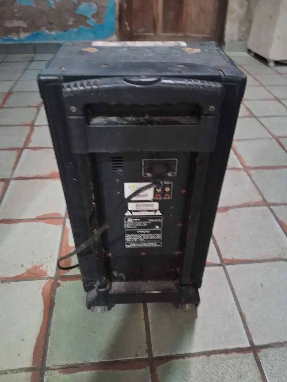 Caixa de som amplificada 
