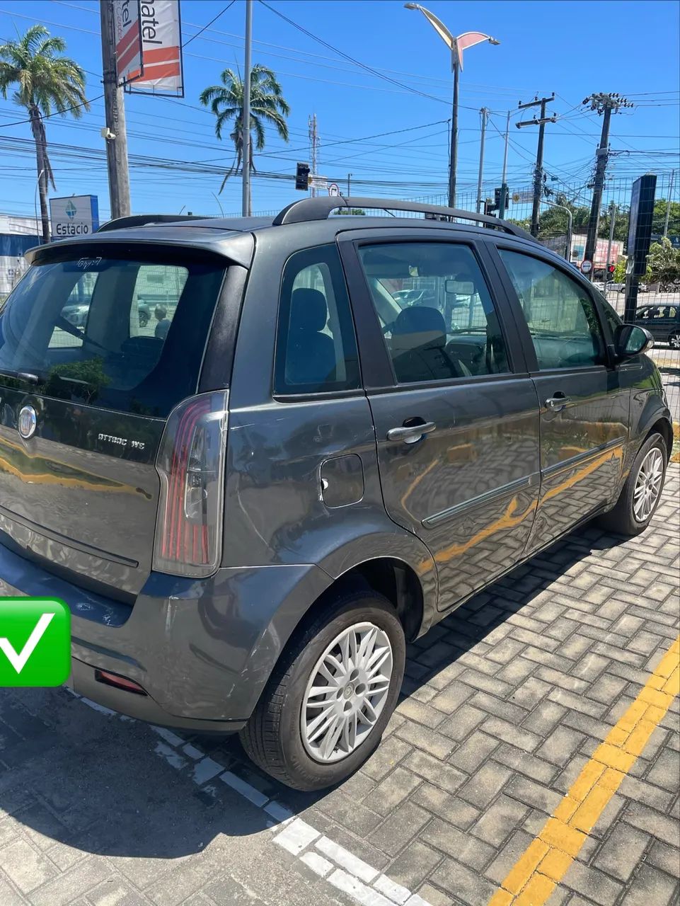 Fiat Idea Attractive 1.4 Fire Flex 8V 5P 2013 - Foto 2