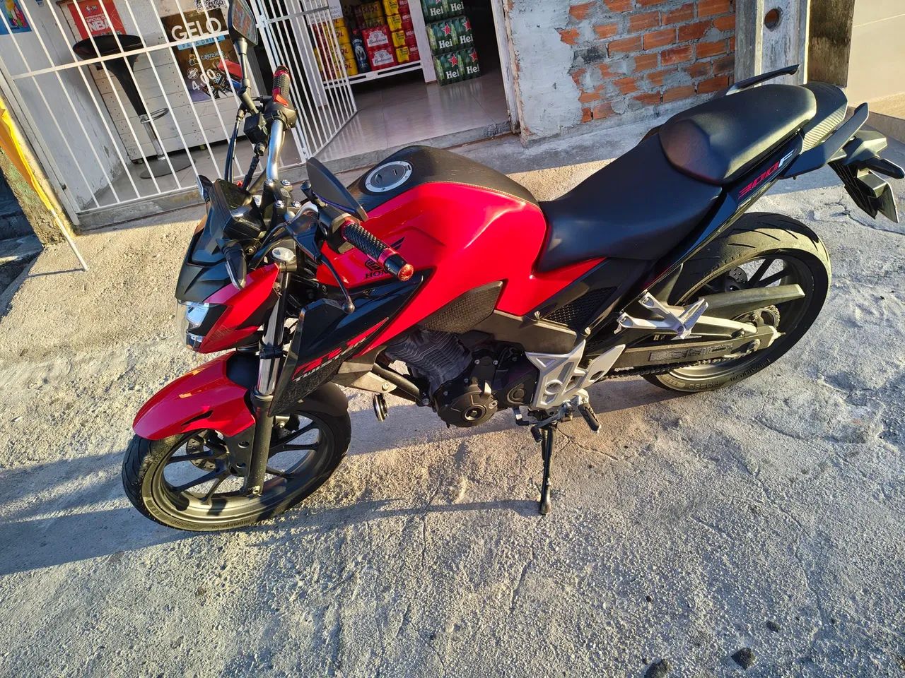 CB TWISTER 300F 