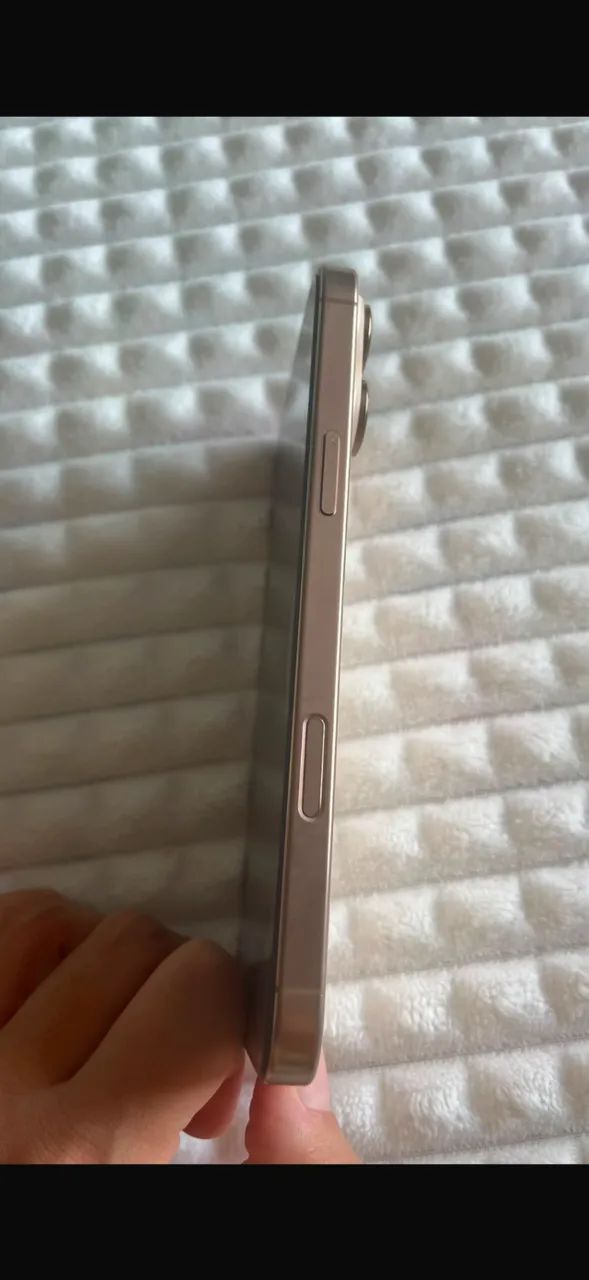 iPhone 16 Pro Max - Foto 3