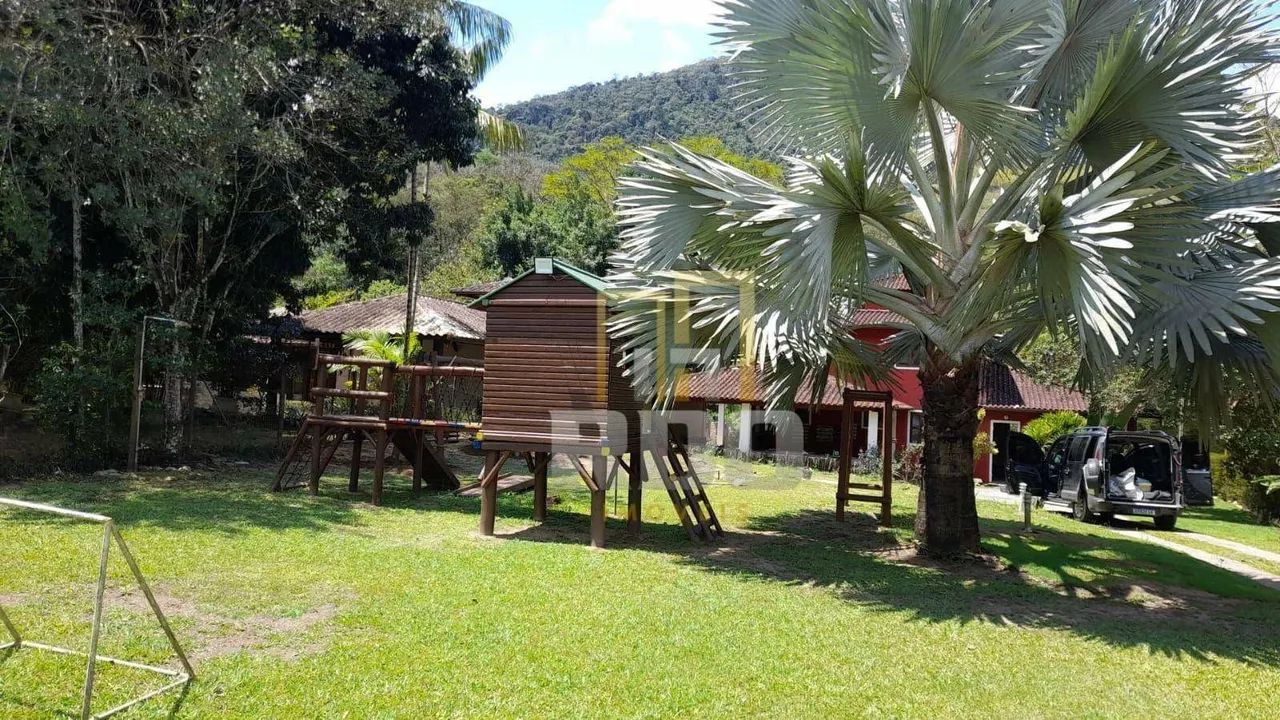 Lindo Sítio à venda no Sana em Macaé/RJ com casa de 3 quartos!