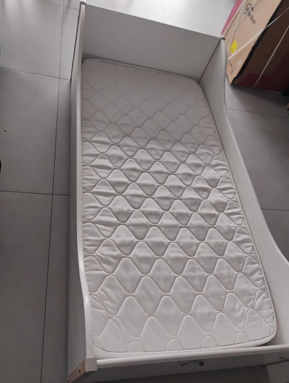 Cama junior 78cm TokStok + colchão  - Foto 4
