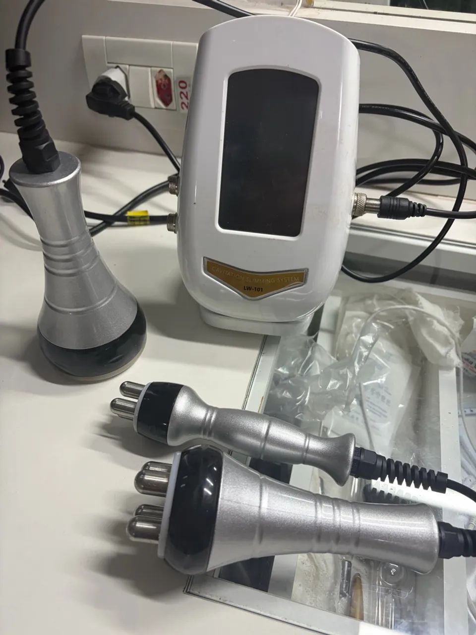 Maquina de lipocavitação 3 em 1 - Foto 4