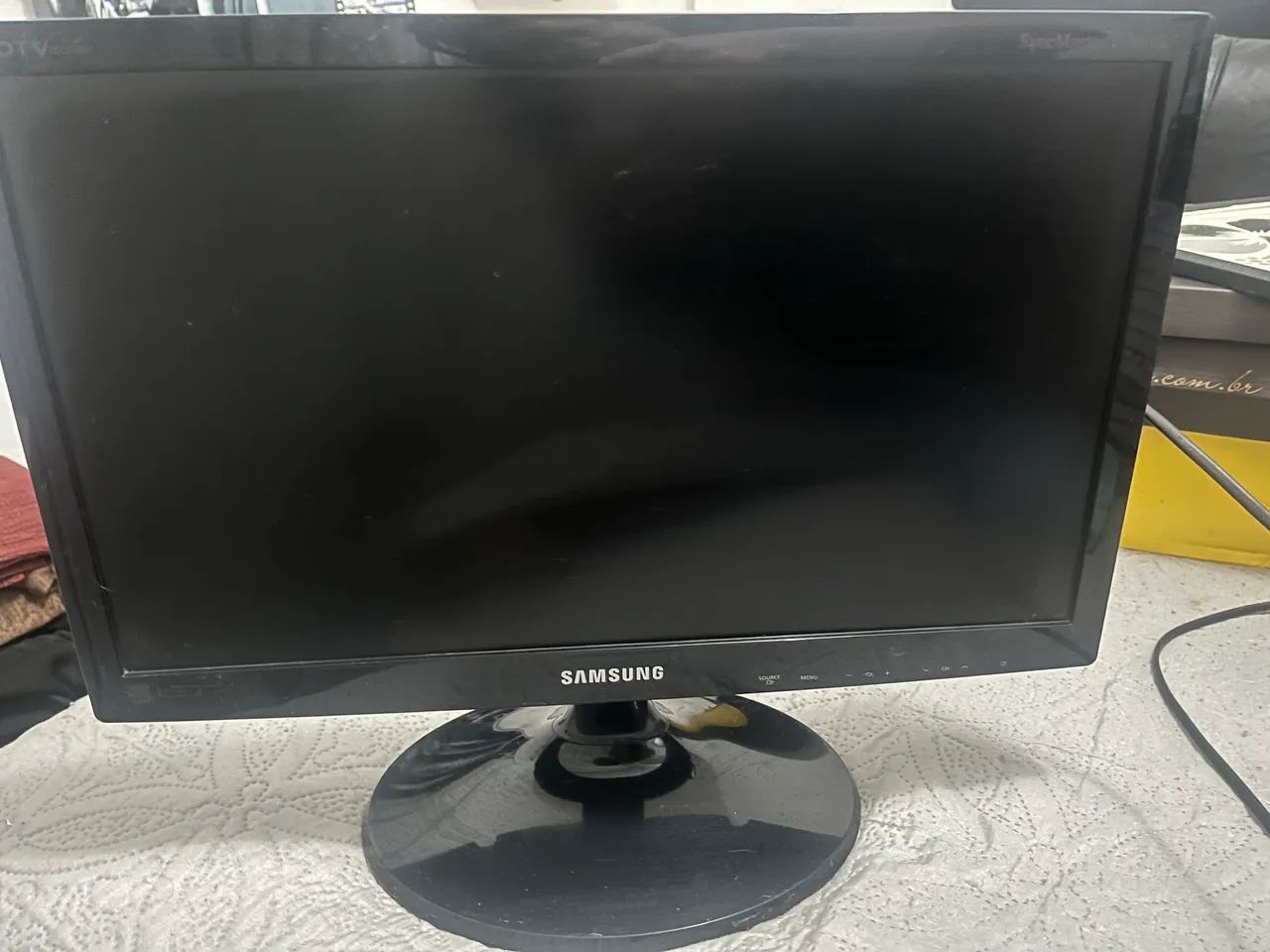 Monitor TV Samsung LED 19" (HDMI e Conversor Digital) - Perfeito Estado