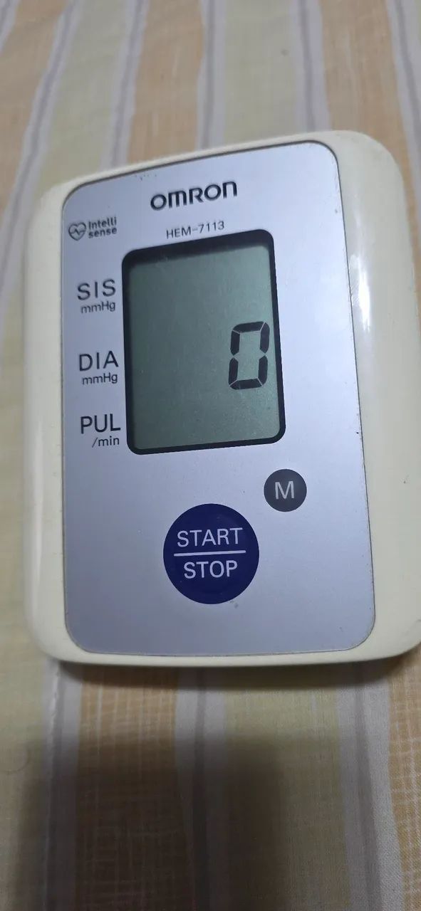 Monitor de Pressão Arterial de Braço Omron HEM-7113 Branco e Azul - Foto 3