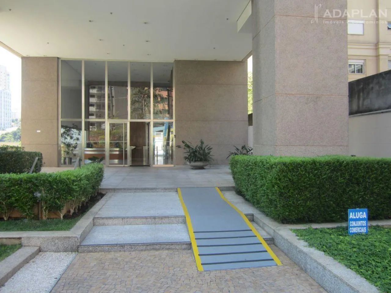 Conjunto com 172 metros e 8 vagas alugado por - Foto 3