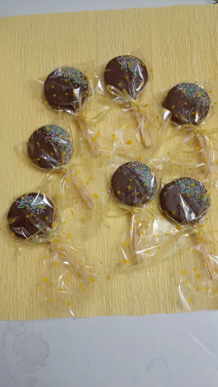 Pirulito de biscoito e chocolate 5,00 - Foto 2