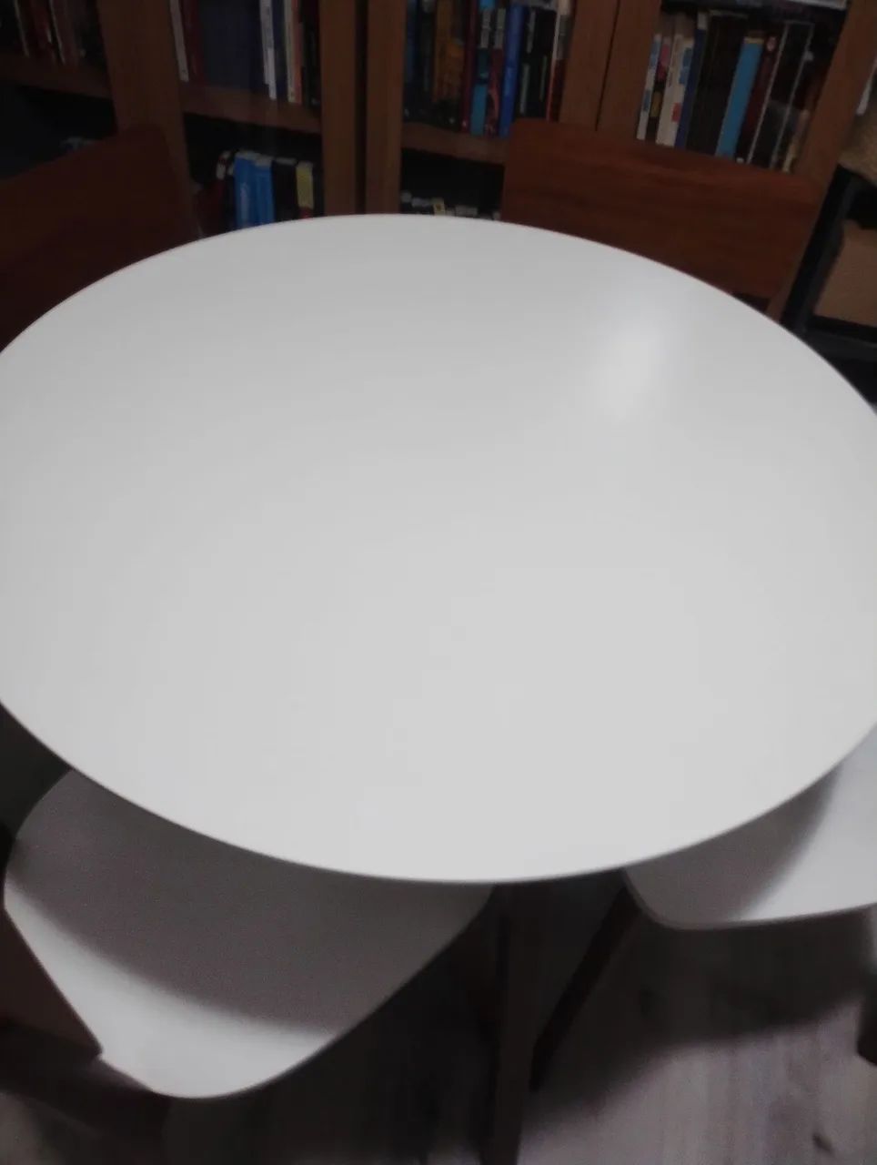 Vende-se conjunto de mesa com quatro cadeiras  - Foto 2