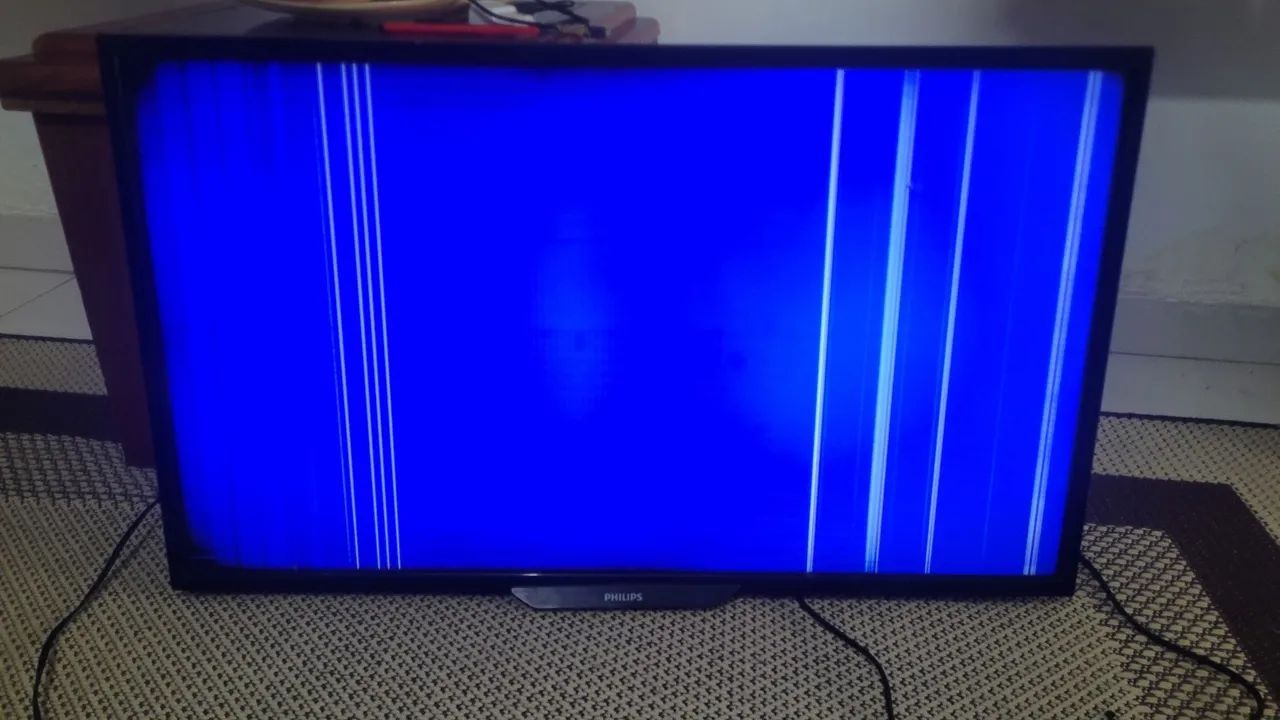 TV Philips 32 polegadas com defeito na tela. 