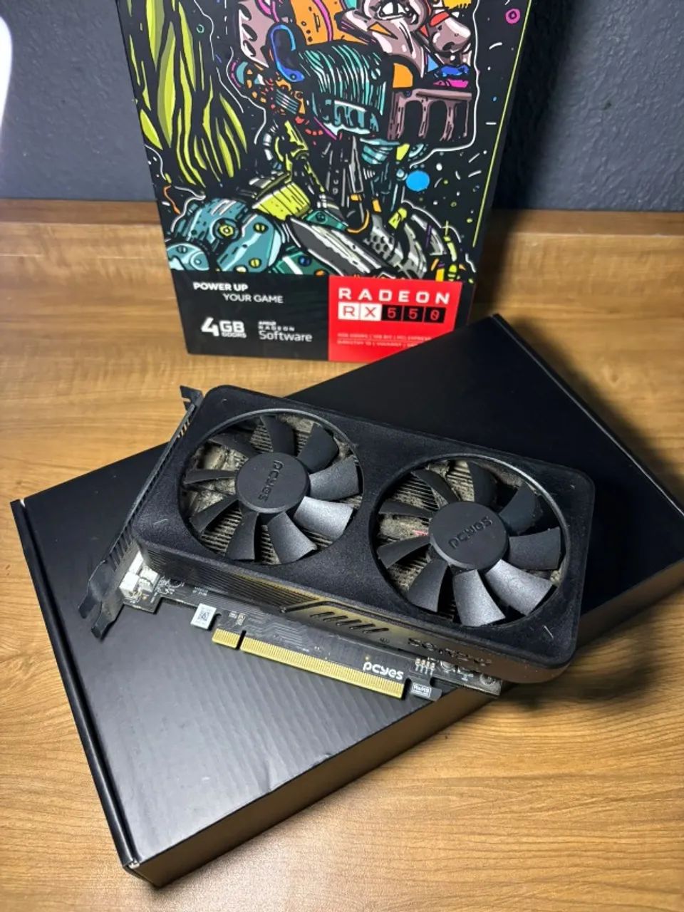 Placa de vídeo RX 550 em ótimo estado
