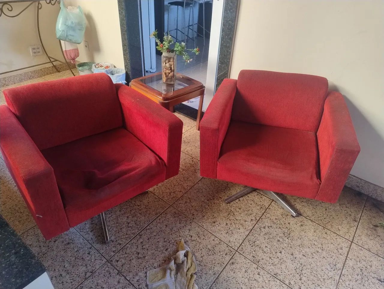 Duas cadeiras giratórias vermelhas - Foto 4