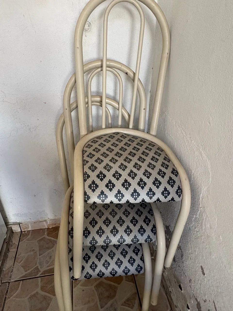 Quatro Cadeiras de ferro resistente  - Foto 4