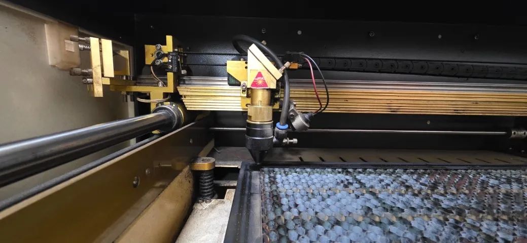 Máquina Laser CO2 Duplotech 9060 c/ Chiller CW-5200 220V Revisada - Foto 2