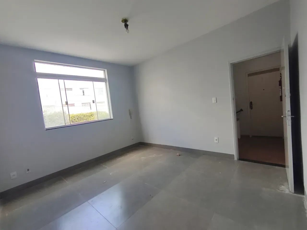 Apartamento 2 quartos Próximo a Praça Universitária e Praça Cívica