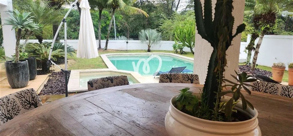 CASA NO MALIBU MOBILIADA