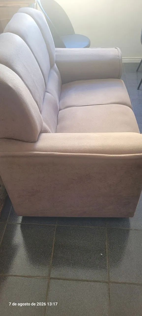Vendo Sofá de 2 lugares. 100% conservado, pouco tempo de comprado, novíssimo.  - Foto 3