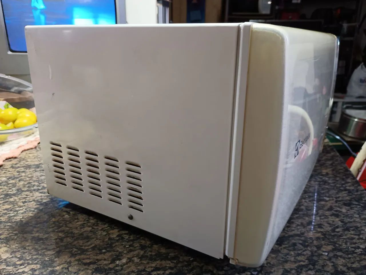Microondas Eletrolux 31 litros  - Foto 2