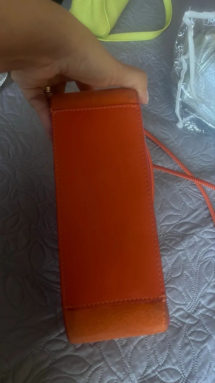 Bolsa Arezzo couro 2 cores  - Foto 2