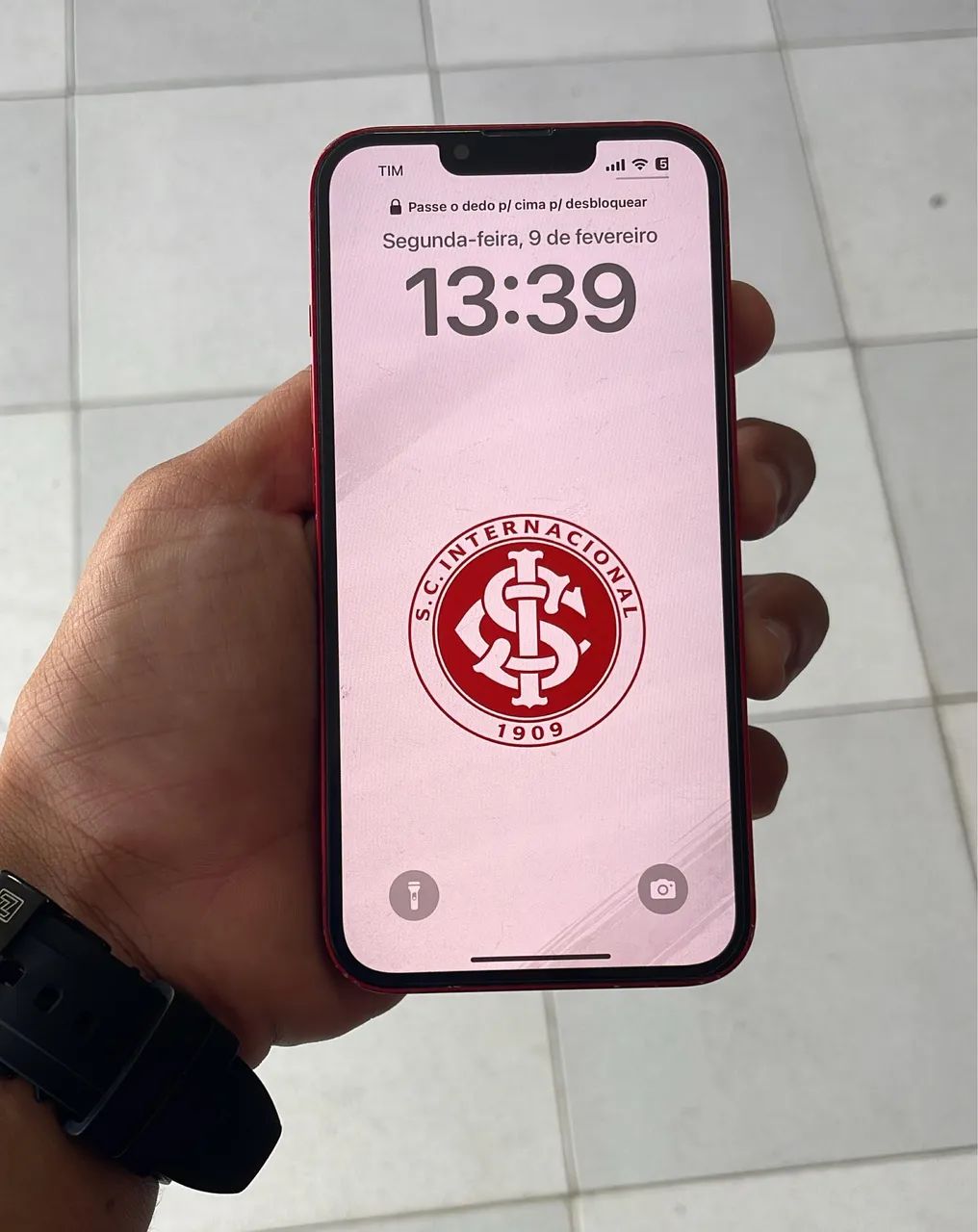 IPHONE 13 RED 128GB - Foto 2