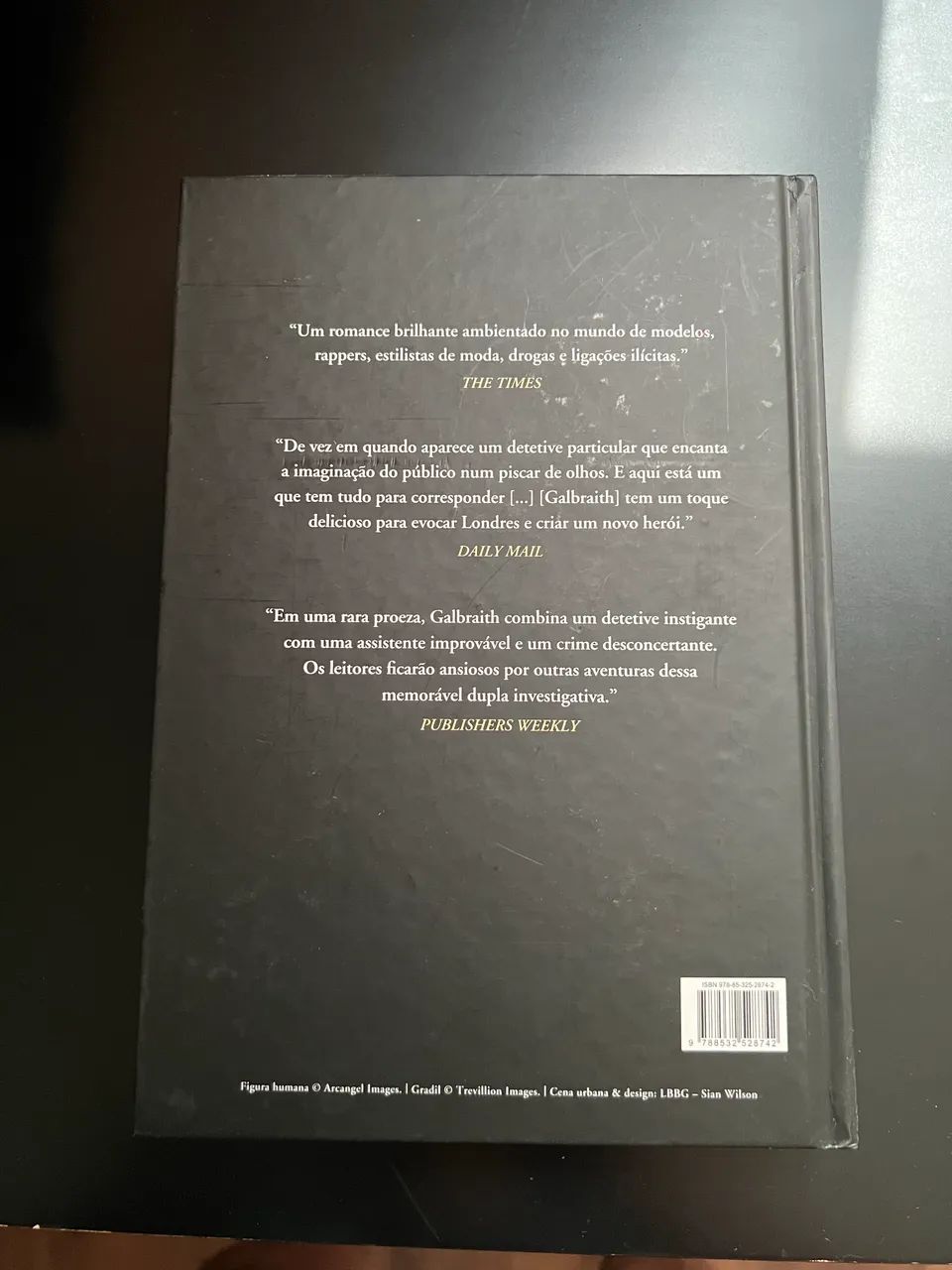 Livro :  O chamado do Cuco - Foto 4