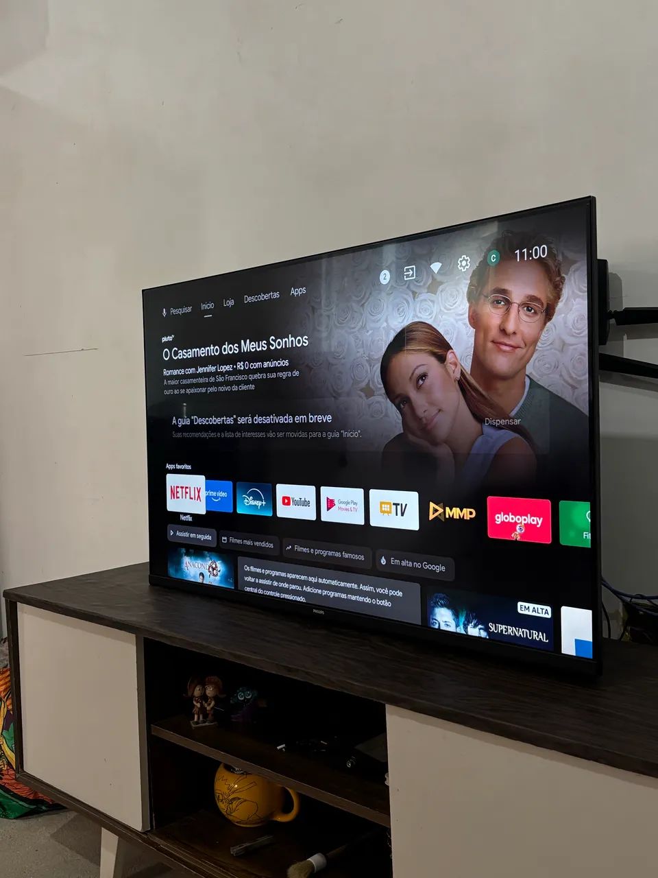 Smart TV 43 polegadas com suporte de parade - Foto 5