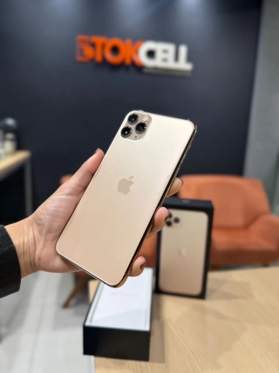 iPhone 11 Pro Max - 256GB GOLD Seminovo Garantia Loja Física
